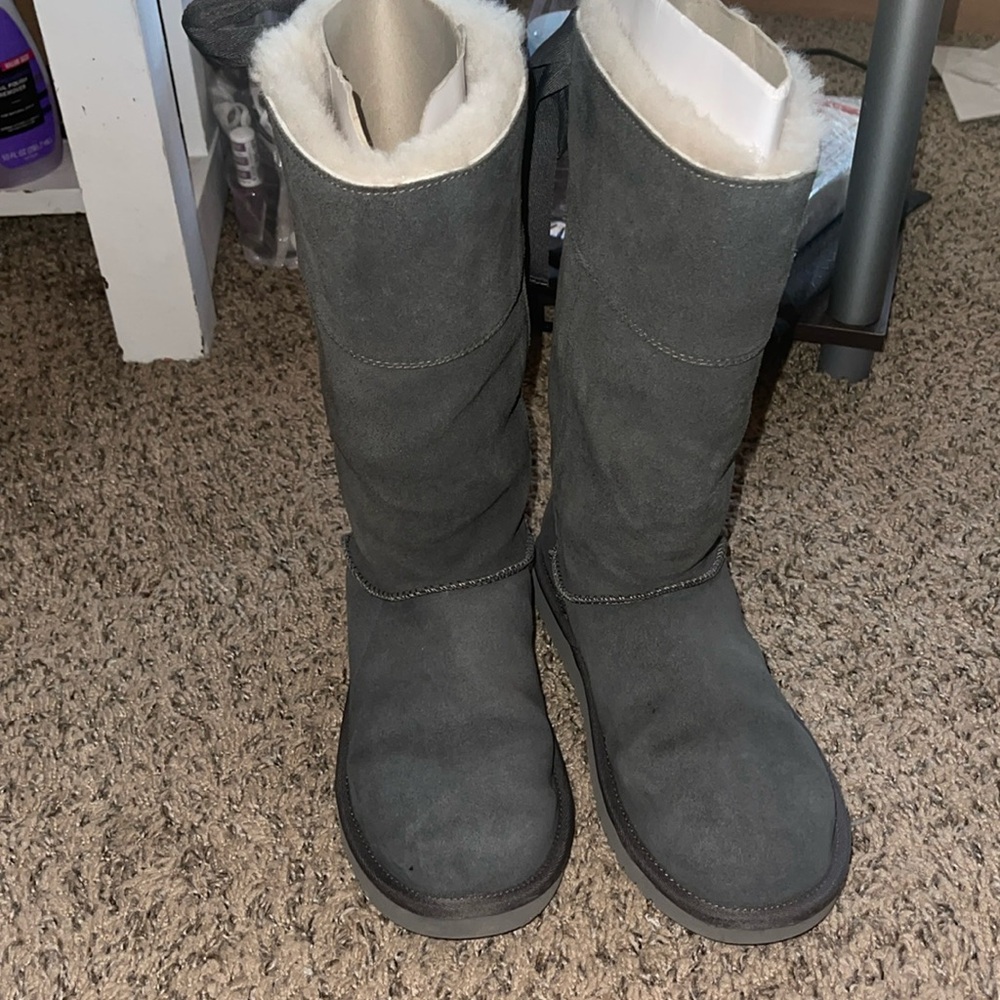Koolaburra by Ugg Gray tall boots size 7